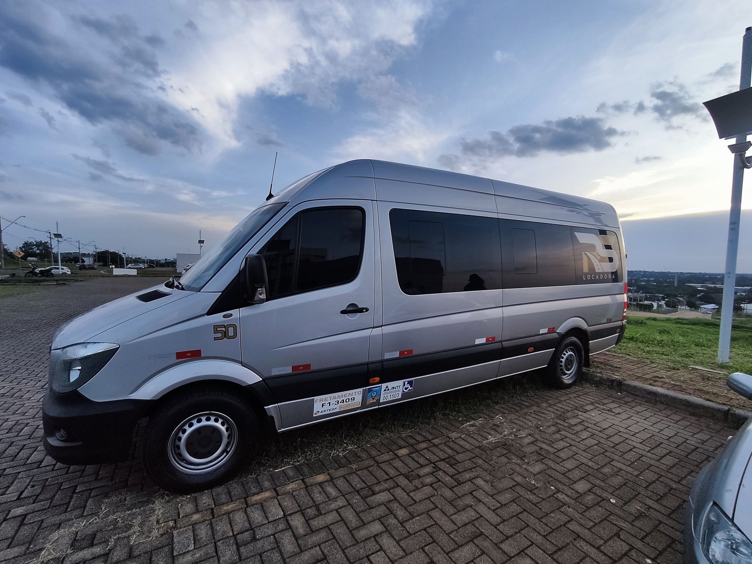 Rs Locadora - Transporte Universitário e Executivo em Campinas